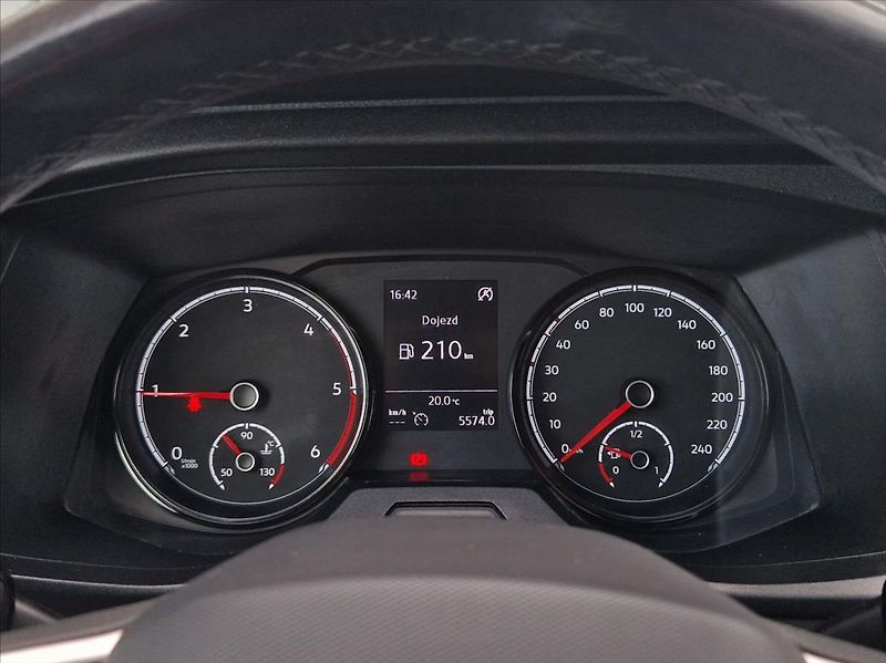 Volkswagen T6.1 2,0 TDI CAMPING VESTAVBA 4MÍST - fotka 30 z 41