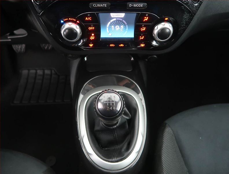 Nissan Juke (2014) 1.2 DIG-T, Serv.kniha, Navi - fotka 13 z 21