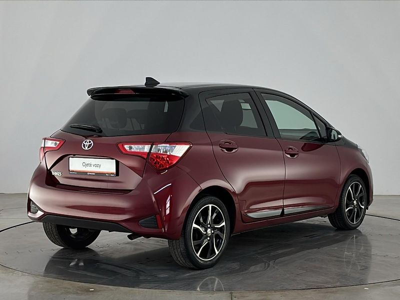 Toyota Yaris Hatchback - fotka 2 z 30