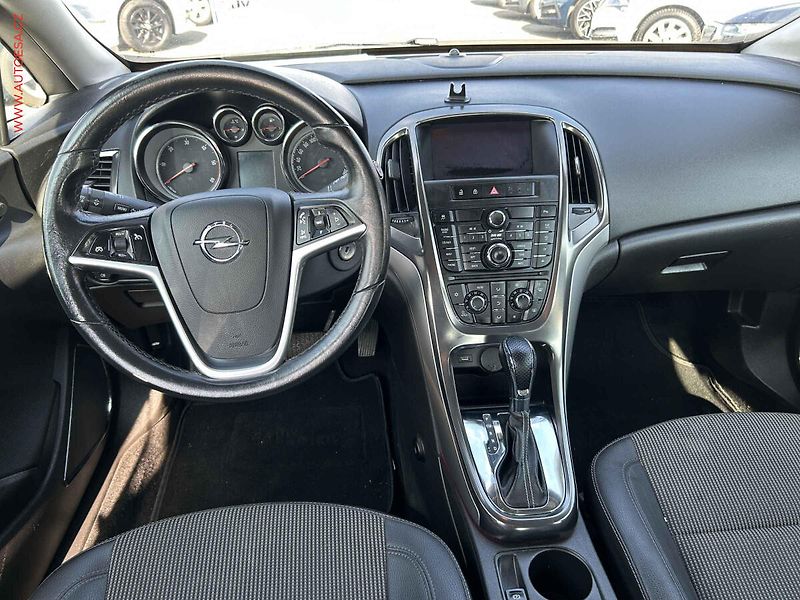 Opel Astra (2010) 2.0CDTi, ČR, AT, STK5/28 - fotka 7 z 15