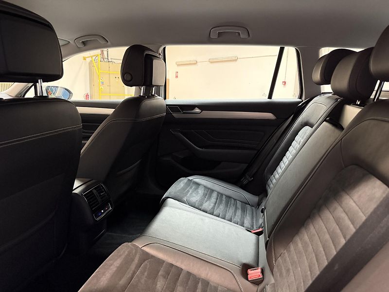 Volkswagen Passat 2.0 TDI 147kW BMT DSG Elegance - fotka 10 z 12