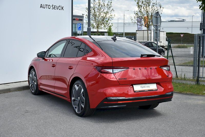 Škoda Enyaq (2023) RS 80 220kW 4x4 - fotka 7 z 34