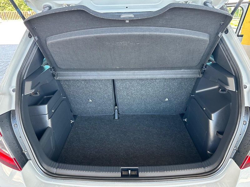 Škoda Fabia (2019) 1.0TSi MONTE CARLO, APP, LED - fotka 17 z 19