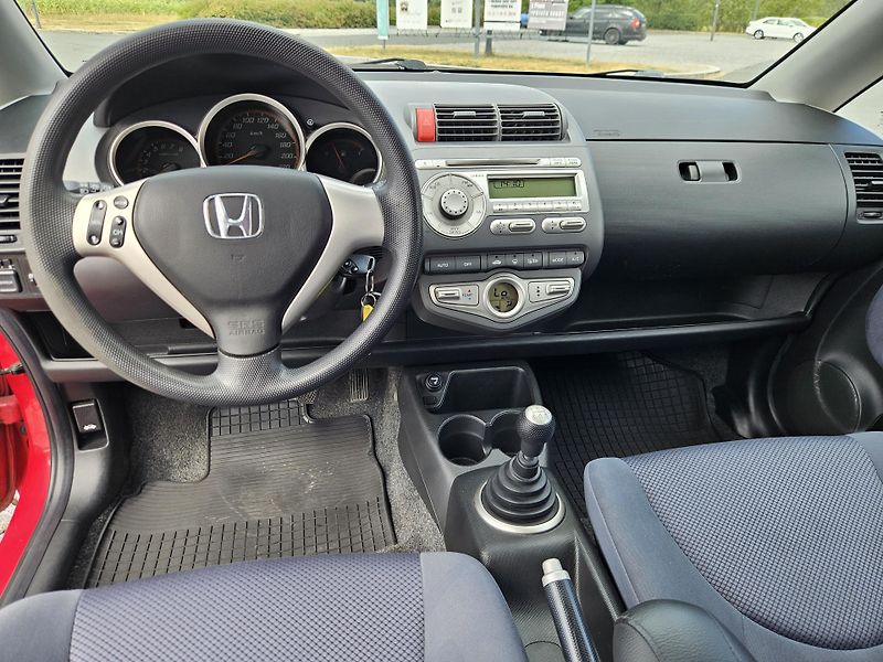 Honda Jazz (2008) 1.4 61kw, PĚKNÝ STAV  - fotka 13 z 23
