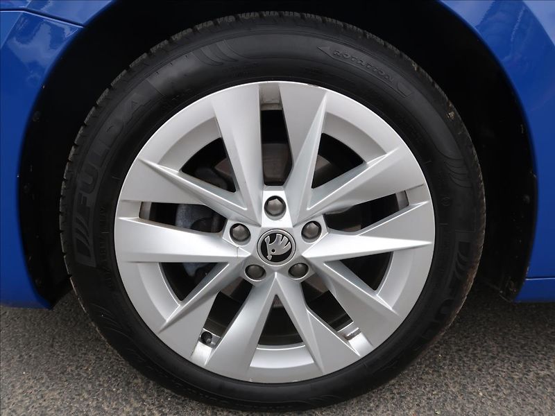 Škoda Octavia 2,0 TDi,DSG,Style,1majČR,DPH - fotka 25 z 26