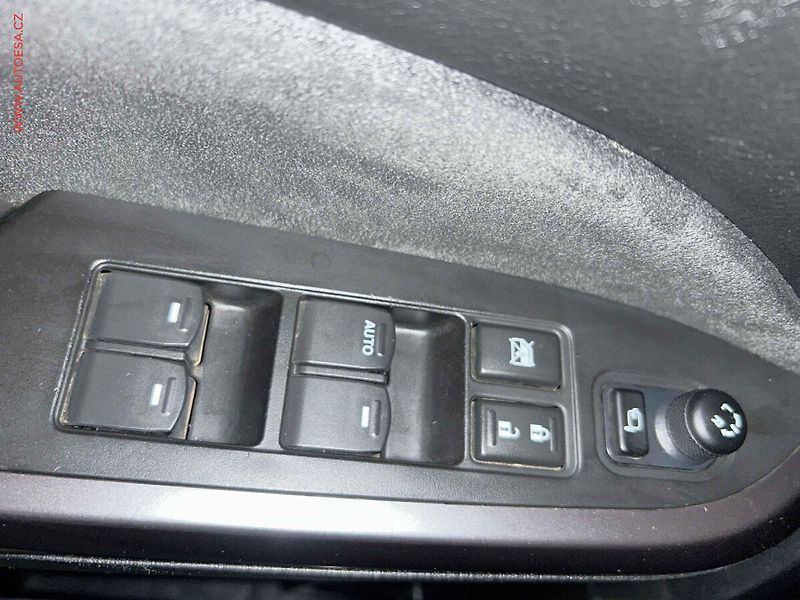 Suzuki Vitara (2021) 1.4 BJ, ČR, Elegance, panor - fotka 12 z 16