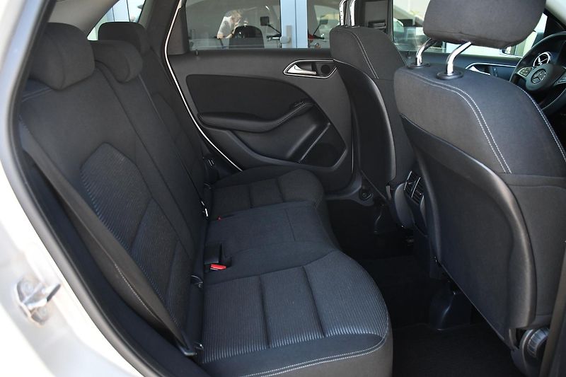 Mercedes-Benz Třídy B 220d PDC 4M N.TOP VYHŘ.SEDAČ - fotka 21 z 38