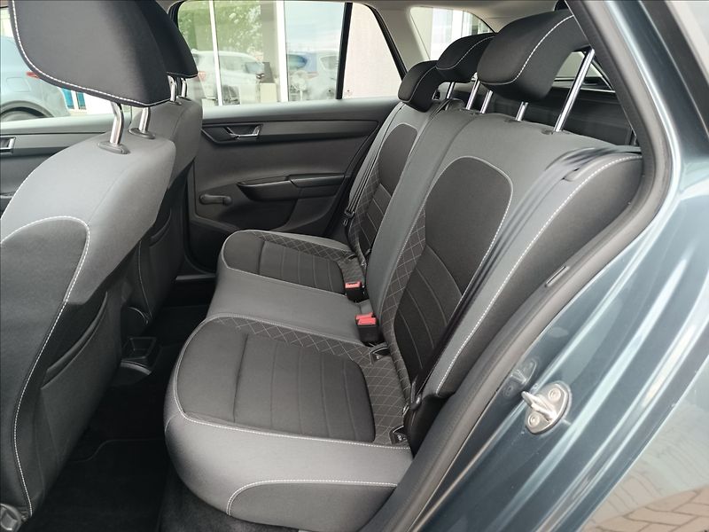 Škoda Fabia 1,0 TSi Ambition - fotka 10 z 18