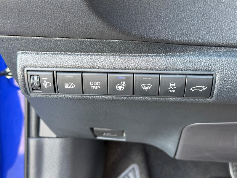 Toyota Corolla 1,8 GR sport, Hybrid - fotka 19 z 22
