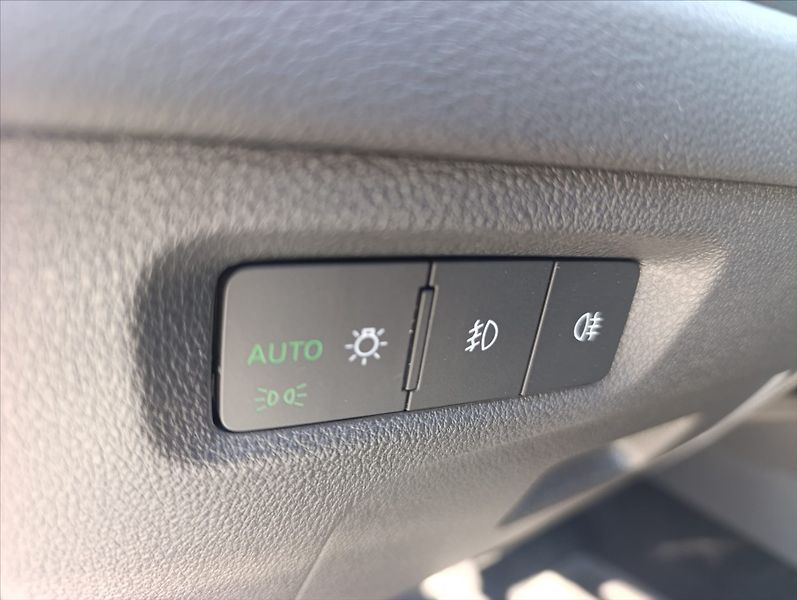 Škoda Octavia 2,0 TDi RS DSG Kamera 1maj. ČR - fotka 34 z 40
