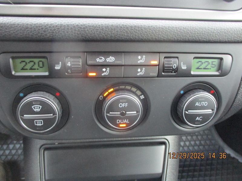 Volkswagen Tiguan 1.4TSi 4x4 VÝHŘEV NEZ.TOPENÍ - fotka 18 z 42