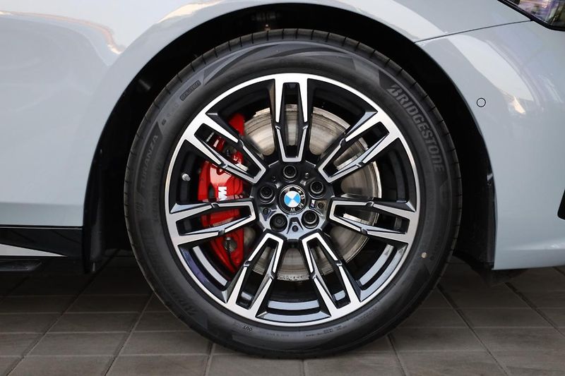 BMW Řada 5 540d xDrive Touring - fotka 7 z 18