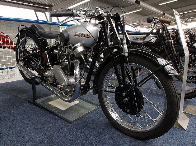 Motocykl Imperia v Motor-Sport-Museum v Hockenheimringu. Foto: Wikimedia Commons, Alf van Beem, CC0, zdroj: Wikimedia Commons, Alf van Beem, CC0