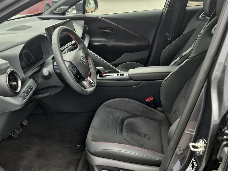 Toyota C-HR 2.0 HEV CVT 4X4 GR SPORT Premi - fotka 9 z 27