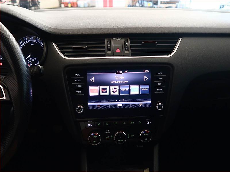 Škoda Octavia (2019) Ambition 1.6 TDI, Tempomat - fotka 12 z 15