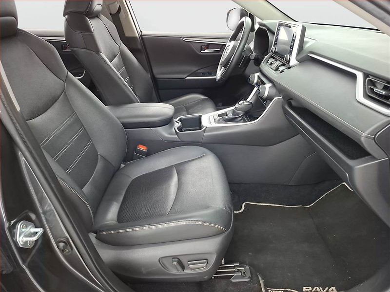 Toyota RAV4 (2023) Executive 2.5 Hybrid - fotka 9 z 15