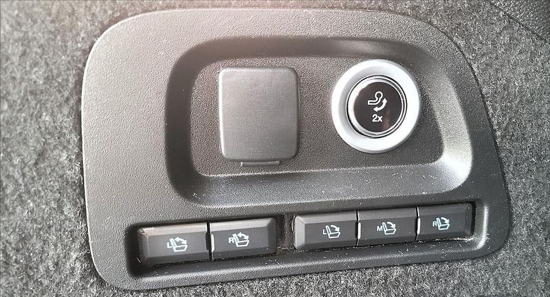 Ford Galaxy 2,0 D,7míst,Titan,navi,xenon, - fotka 38 z 47