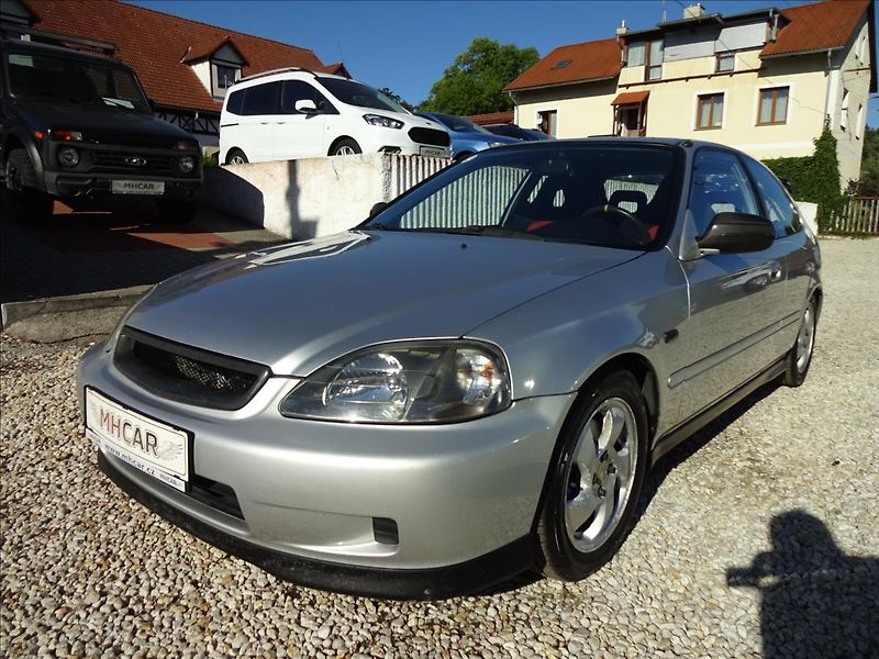 Honda Civic 1,6VTI 118kW - fotka 3 z 51
