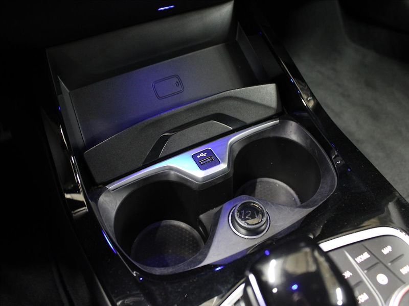 BMW Řada 2 1,5 218i Gran Coupe M Sport - fotka 28 z 37