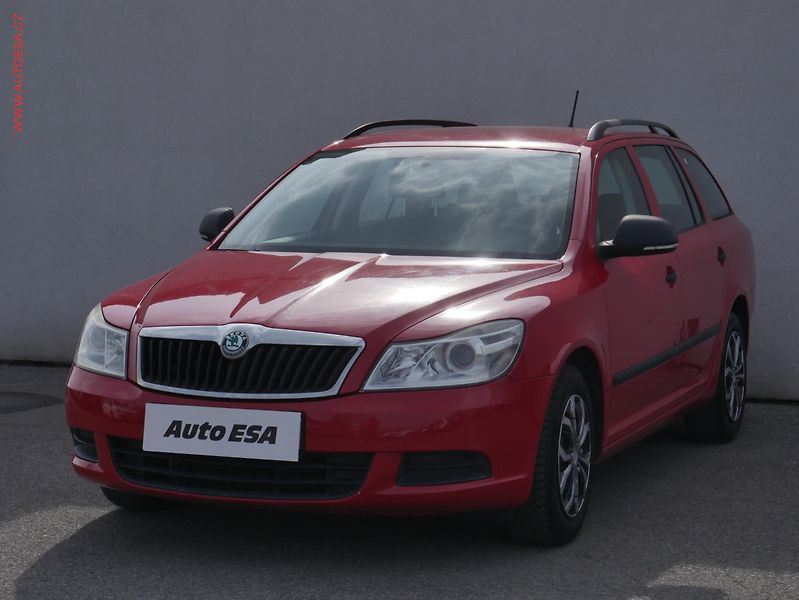 Škoda Octavia (2011) 1.2 TSi, ČR, Active, AC - fotka 3 z 18