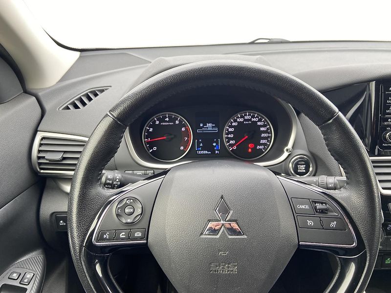 Mitsubishi Eclipse Cross 1.5 T-MIVEC 120kW Intense - fotka 14 z 21