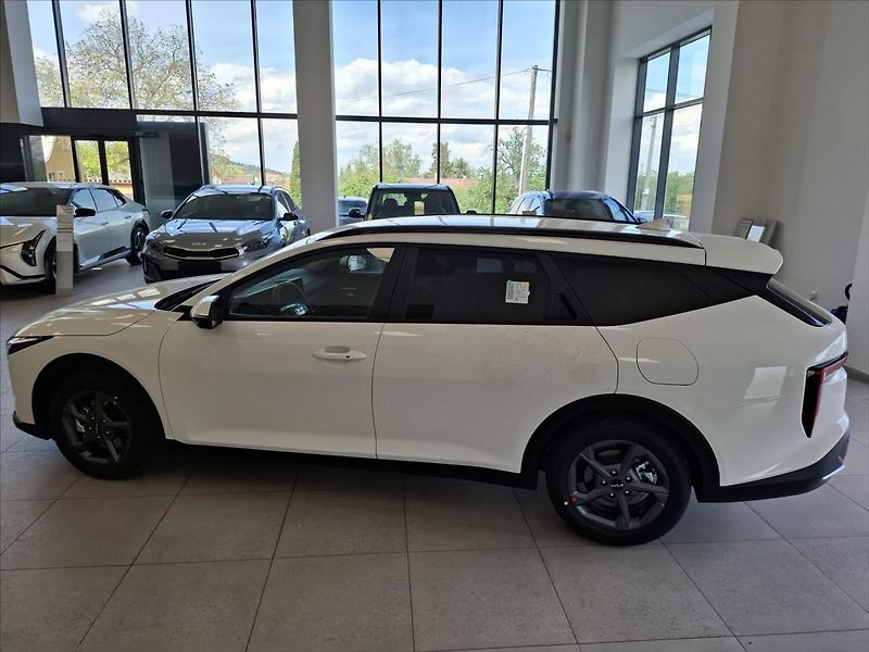 Kia K4 1,6 SW TGDi DCT EXCLUSIVE 110 - fotka 4 z 4