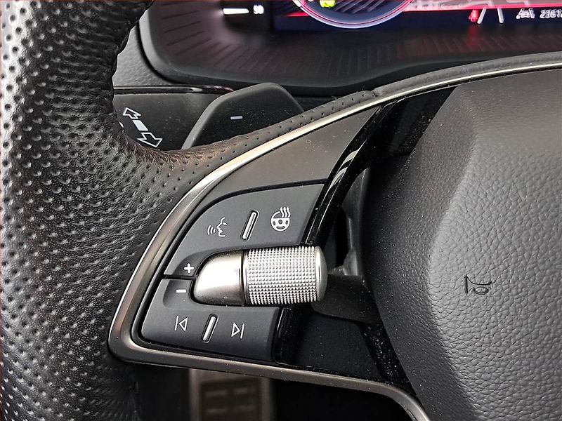 Škoda Karoq (2025) 2.0 TDI, Sportline, Navigace - fotka 20 z 23