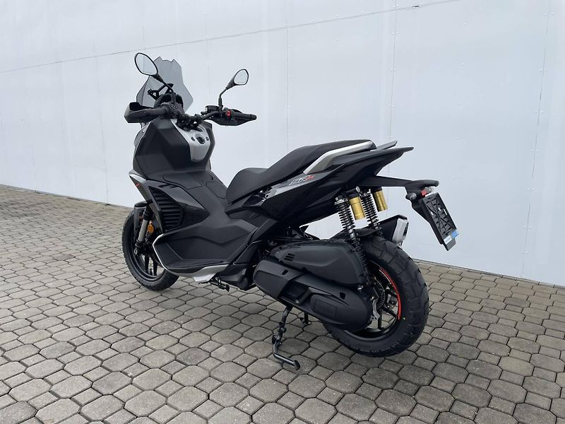 Aprilia (2026) SR GT 400 EU5+ - fotka 6 z 11