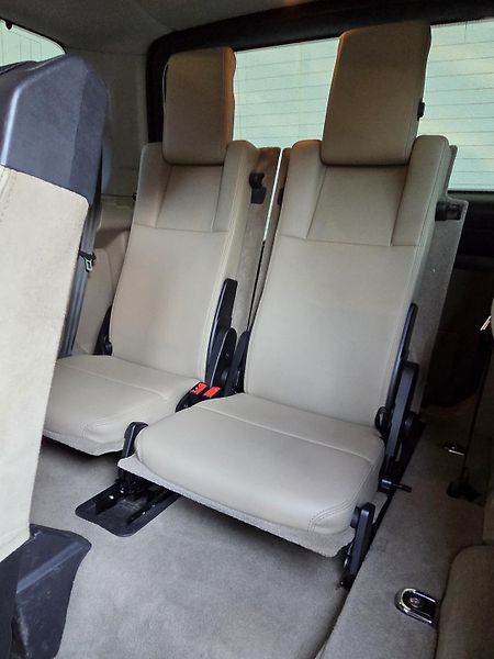 Land Rover Discovery (2013) Discovery 4 SDV6 HSE - fotka 7 z 24