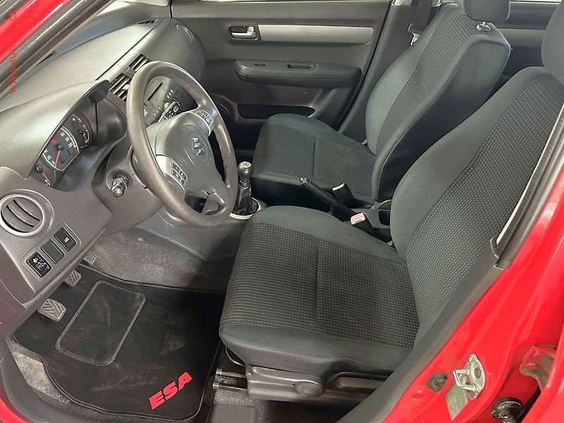 Suzuki Swift (2005) 1.3i, ČR - fotka 9 z 13