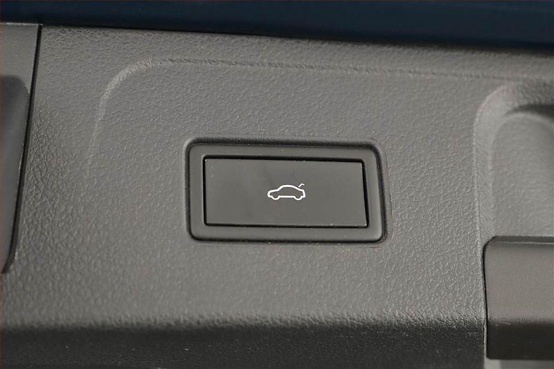 Volkswagen Passat (2021) R-Line 2.0 TDI - fotka 17 z 21
