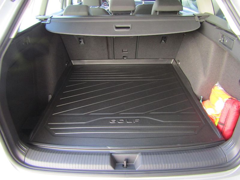 Volkswagen Golf (2022) Variant Life 1,5 TSI - fotka 15 z 29
