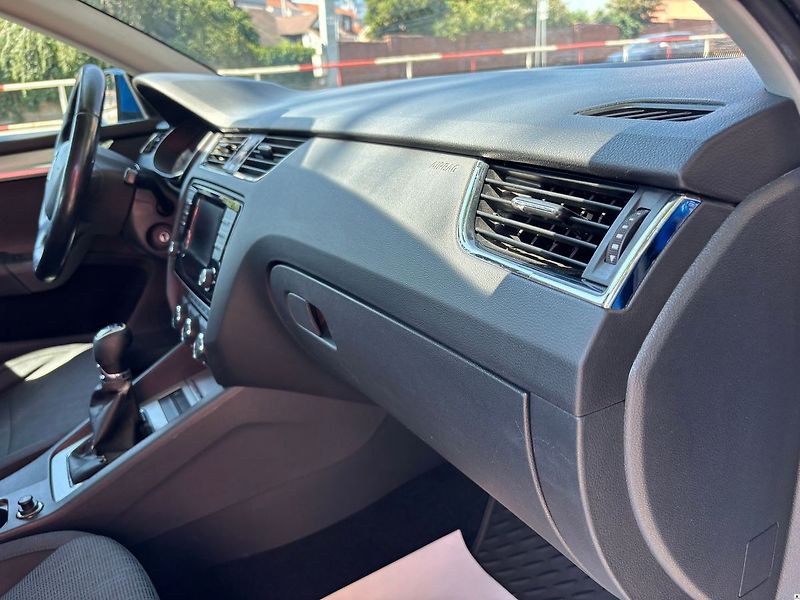 Škoda Octavia 1.6TDI/2015/ELEGANCE,ČR,MANUÁL - fotka 42 z 52