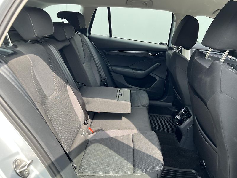 Škoda Octavia (2022) 2,0TDi 110kW AMBITION 4x4 DSG - fotka 28 z 36