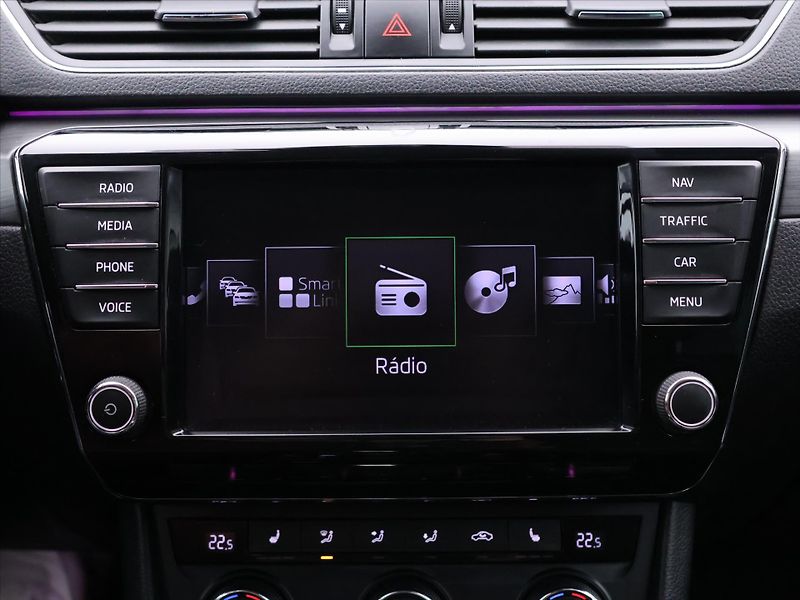 Škoda Superb 2,0 TDI 110kW Style CZ - fotka 23 z 39