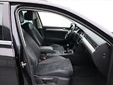 Volkswagen Passat 2,0 TDI 110 kW 4Motion Highlin - náhled 11