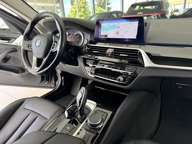 BMW Řada 5 530i xDrive*360Kam*KeyLess*TOP - fotka 14 z 45