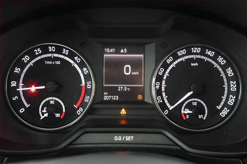 Škoda Octavia (2015) RS 2.0 TDI, Kůže, Navi - fotka 11 z 18
