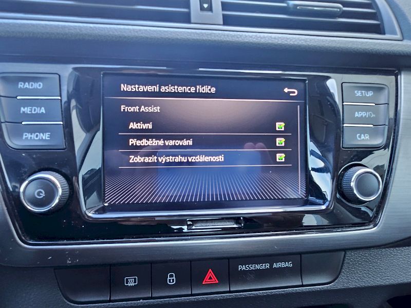 Škoda Fabia (2018) COMBI STYLE 81TSI/1.0 M6F - fotka 19 z 26