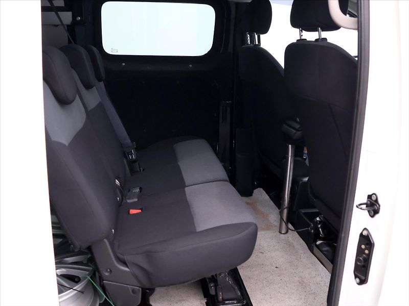 Nissan NV200 1,6 81kW Acenta CZ 75tkm - fotka 12 z 34
