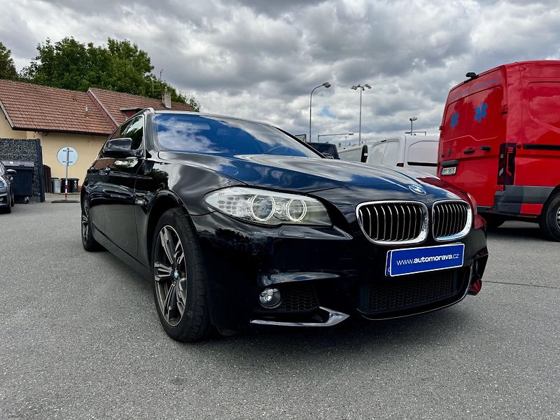 BMW Řada 5 (2012) 530XD M-paket - fotka 2 z 29