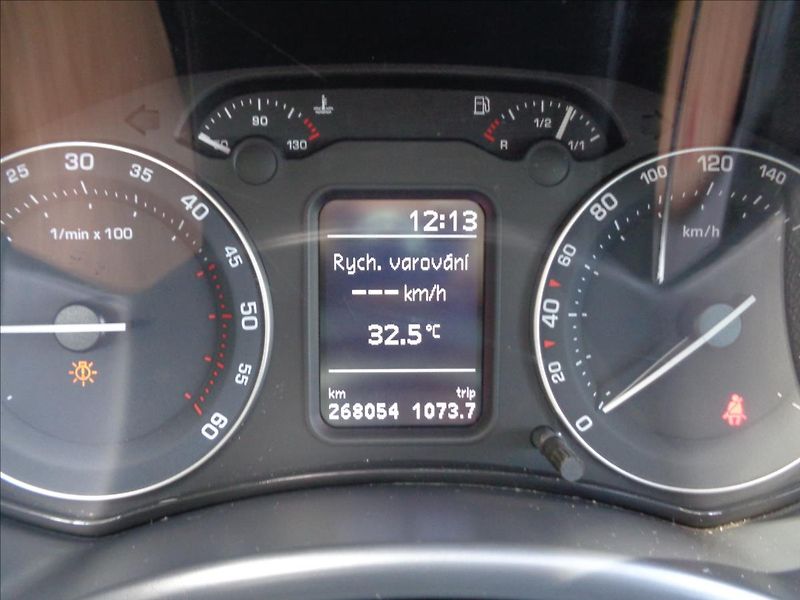 Škoda Octavia 2,0   scout - fotka 11 z 18