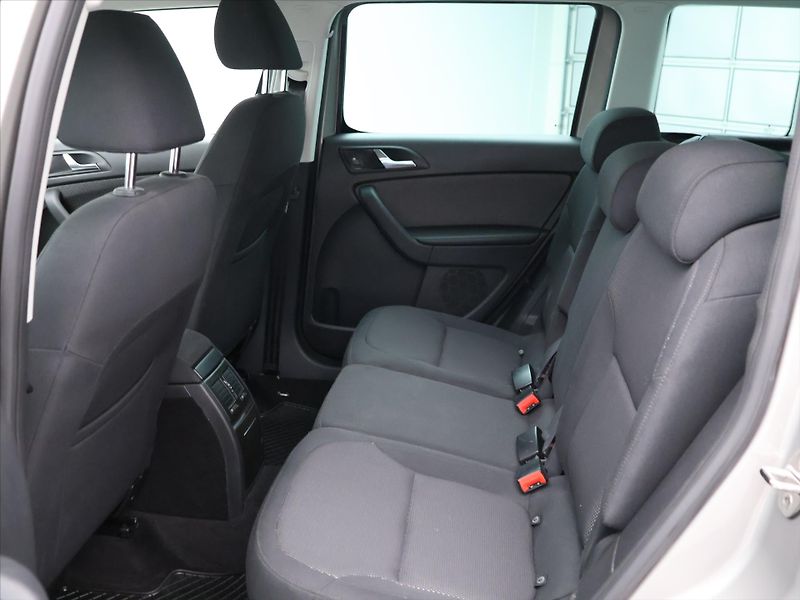 Škoda Yeti 2,0 TDI 103kW DSG 4x4 Xenon - fotka 14 z 31