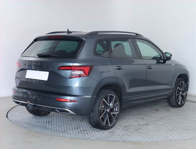 Škoda Karoq (2021) Sportline 1.5 TSI - fotka 5 z 23