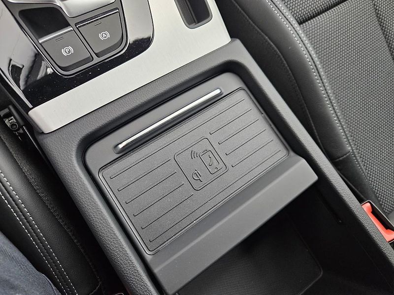 Audi Q5 2.0TDi Sportback S-Line 150kW - fotka 18 z 23