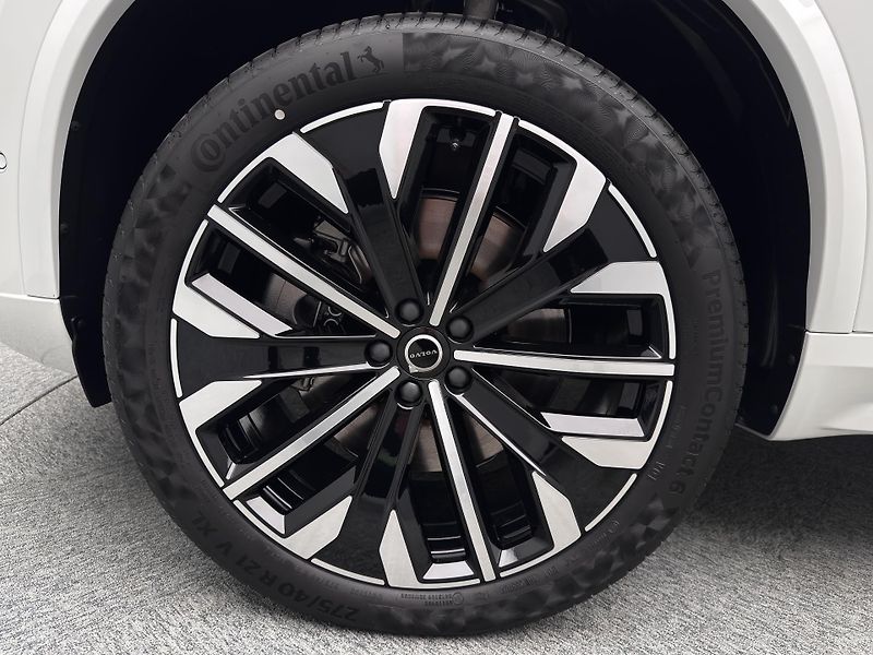 Volvo XC90 (2026) T8 AWD Plug-in BRIGHT PLUS 7m - fotka 25 z 27