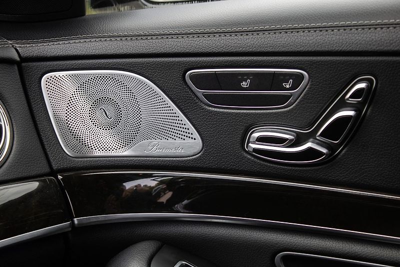 Mercedes-Benz Třídy S BLUETEC 4MATIC 2015 - fotka 27 z 37