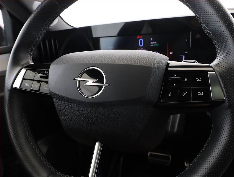 Opel Astra (2022) GS-Line Plug-in-Hybrid 1.6 T - fotka 8 z 19