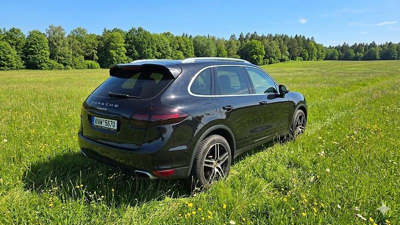 Porsche Cayenne (2012) 3.0 /180kW - fotka 4 z 11