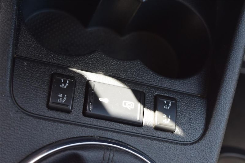 Škoda Fabia 1,6 TDI TAŽNÉ PO SERVISE ALU - fotka 42 z 46
